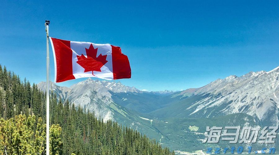 放飞和平鸽 纪念大会在《歌唱祖国》大合唱中结束