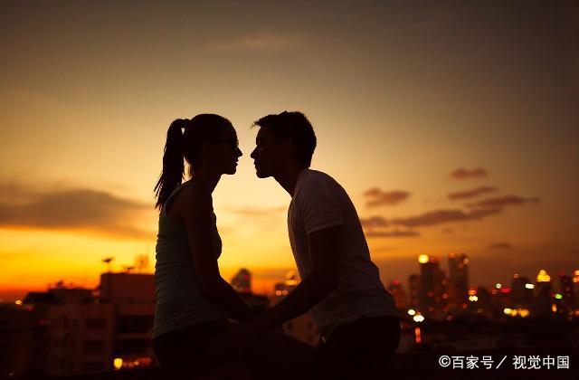 湛江钢铁零碳项目两大核心设备成功吊装就位